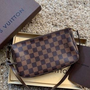 pochette nm damier ebene